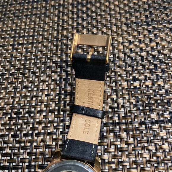 Kenneth Cole Men Watch - Picture 6 of 8